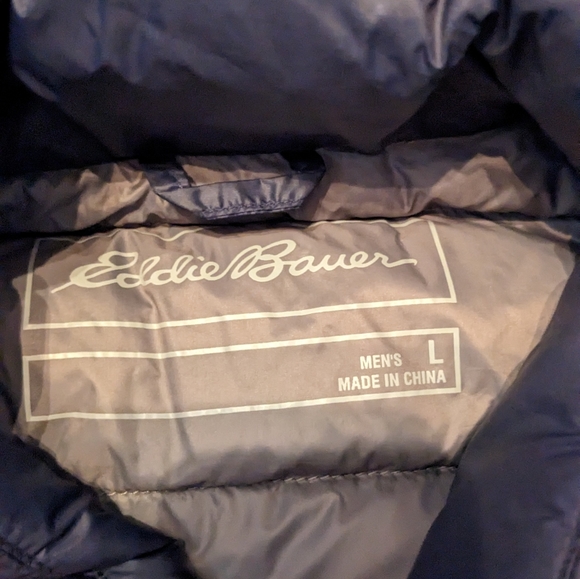 NWOT Men's Eddie Bauer CirrusLite Down Vest, navy size Large - Picture 8 of 8